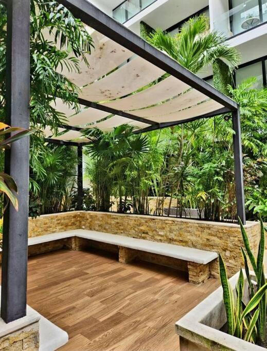 Stunning 1 Bdrm Gym-pool 10 Min To The Beach & Quinta Av Apartment