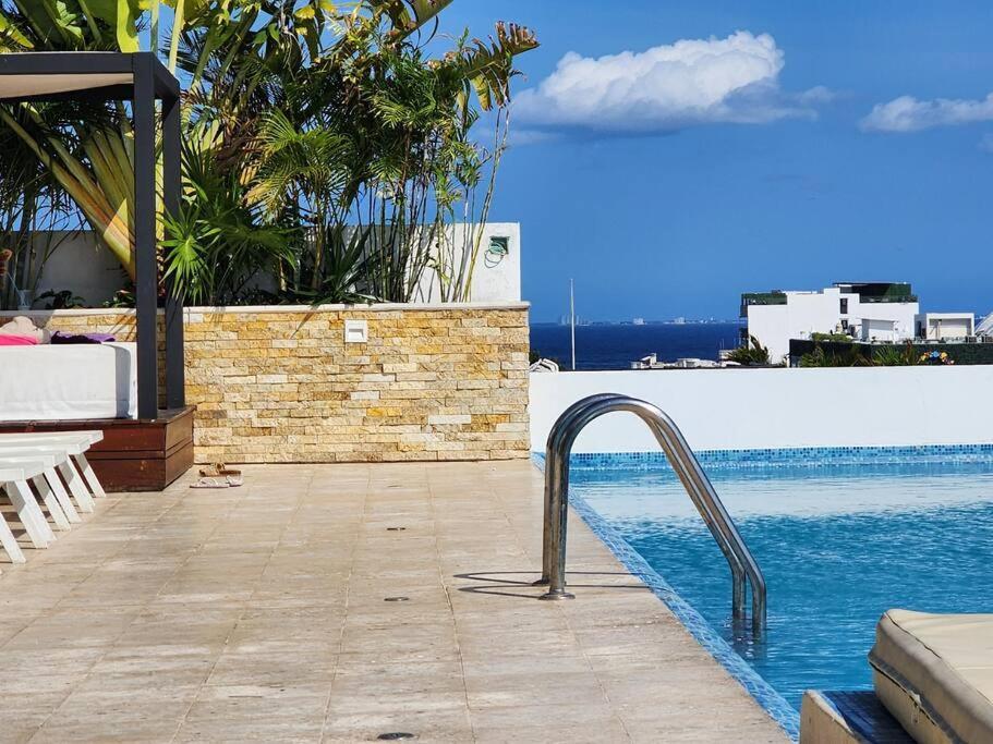 Stunning 1 Bdrm Gym-pool 10 Min To The Beach & Quinta Av *