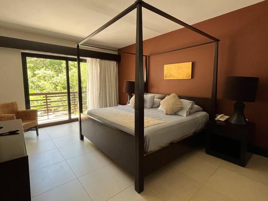 Coastal Serenity: Mangrove View Studio *