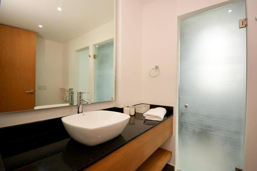 Big Loft 2br 2.5bth One Block The Playa del Carmen