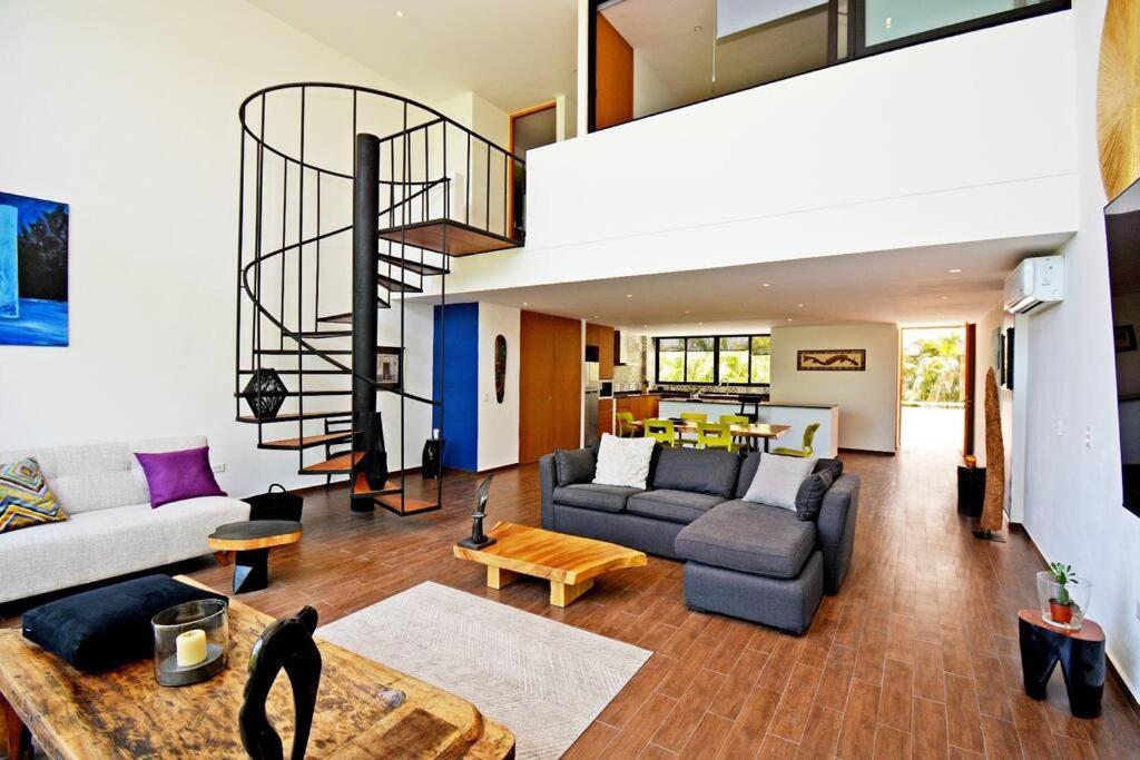 Apartment Big Loft 2br 2.5bth One Block The *