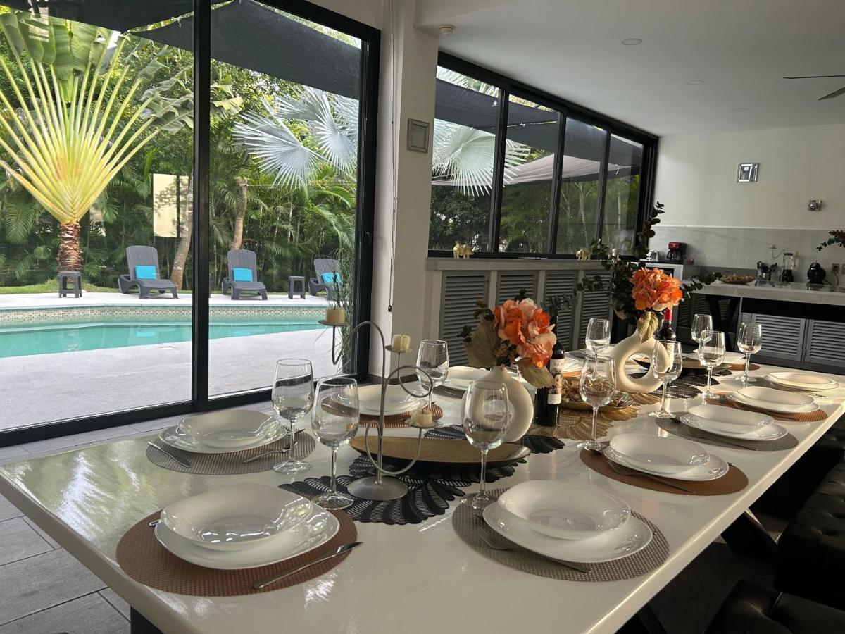 Celebre Venus Playacar - 24 Pax Villa