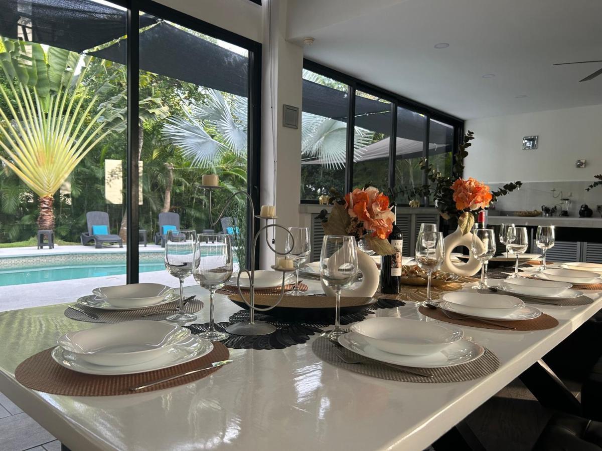 Villa Celebre Venus Playacar - 24 Pax
