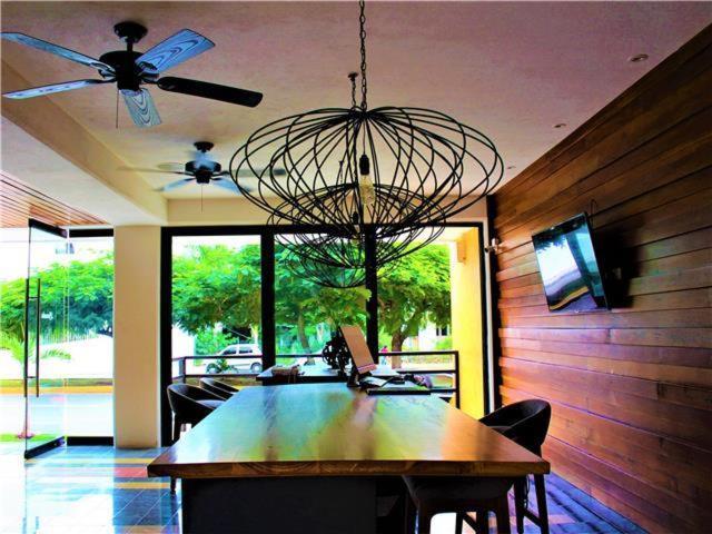 Căn hộ Spectacular Two Bedrooms Ph With Private Rooftop And Jacuzzi