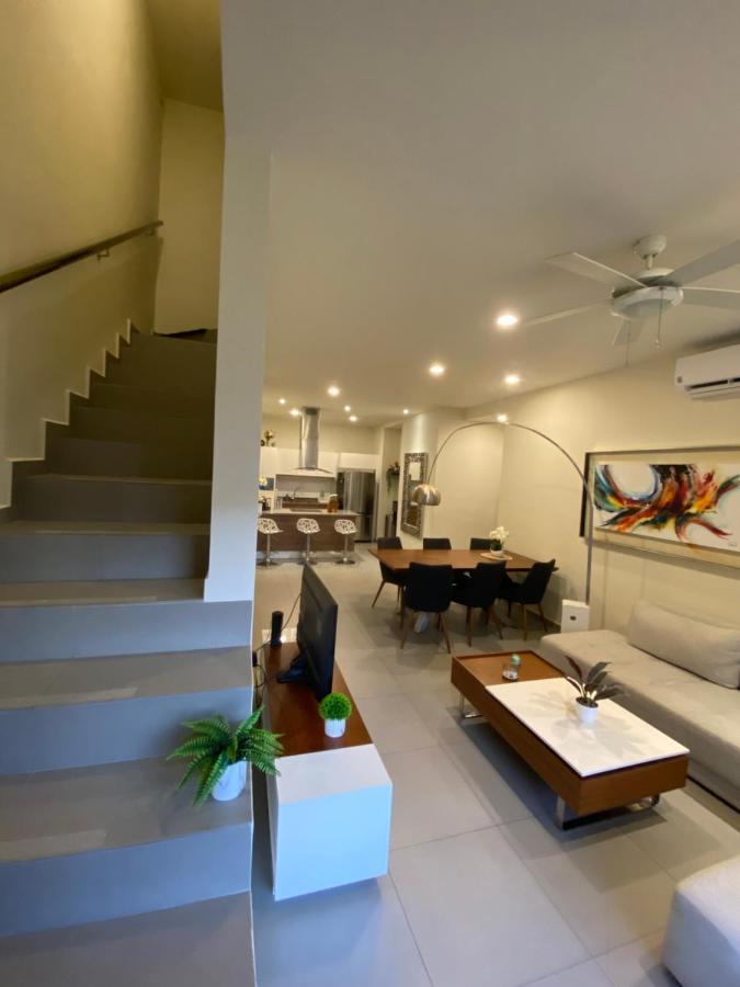 Căn hộ Spectacular Two Bedrooms Ph With Private Rooftop And Jacuzzi *