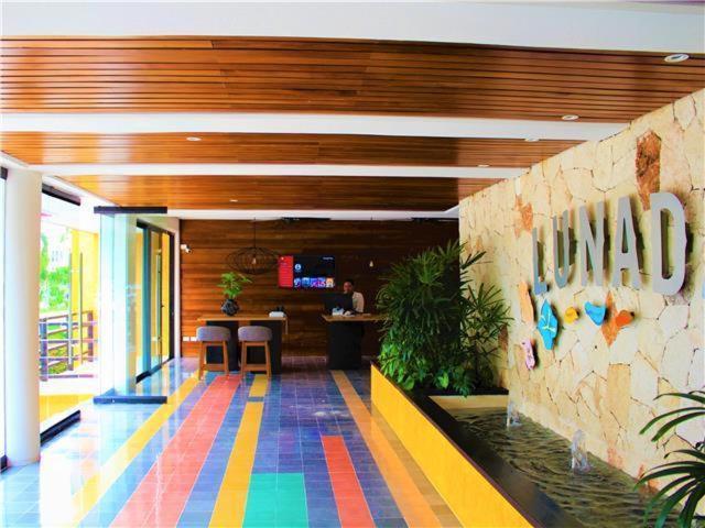 Spectacular Two Bedrooms Ph With Private Rooftop And Jacuzzi Căn hộ *