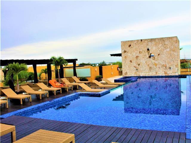 Căn hộ Spectacular Two Bedrooms Ph With Private Rooftop And Jacuzzi *