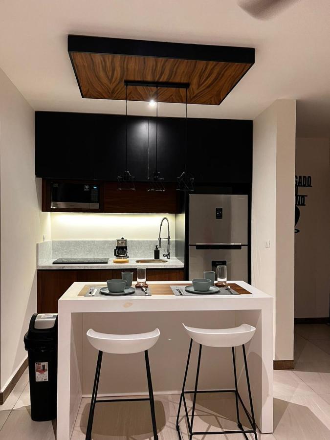Mya Black Diamond 202