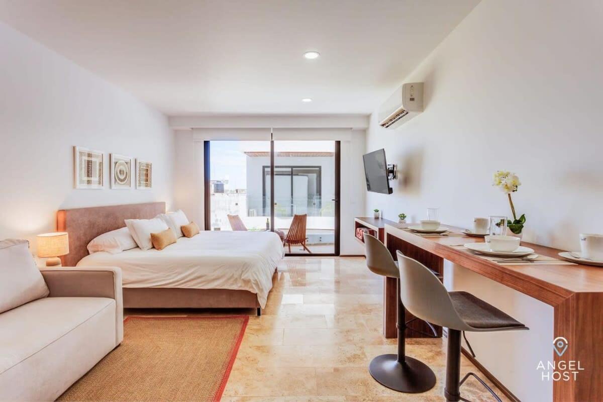 Apartamento New! Adorable Midtown Studio, Pool, Wifi, Smart Tv