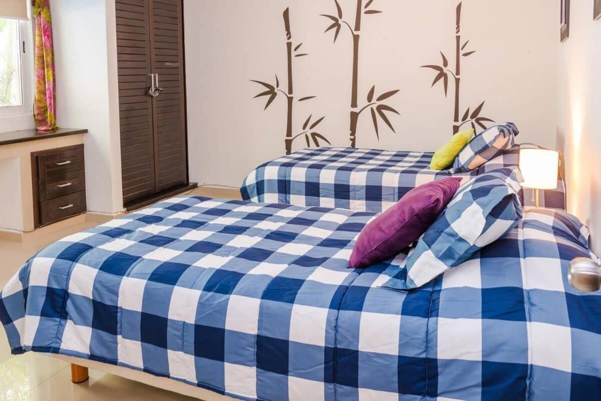 Modern Condo, Just Steps To Mamitas & 5th Apartment Playa del Carmen