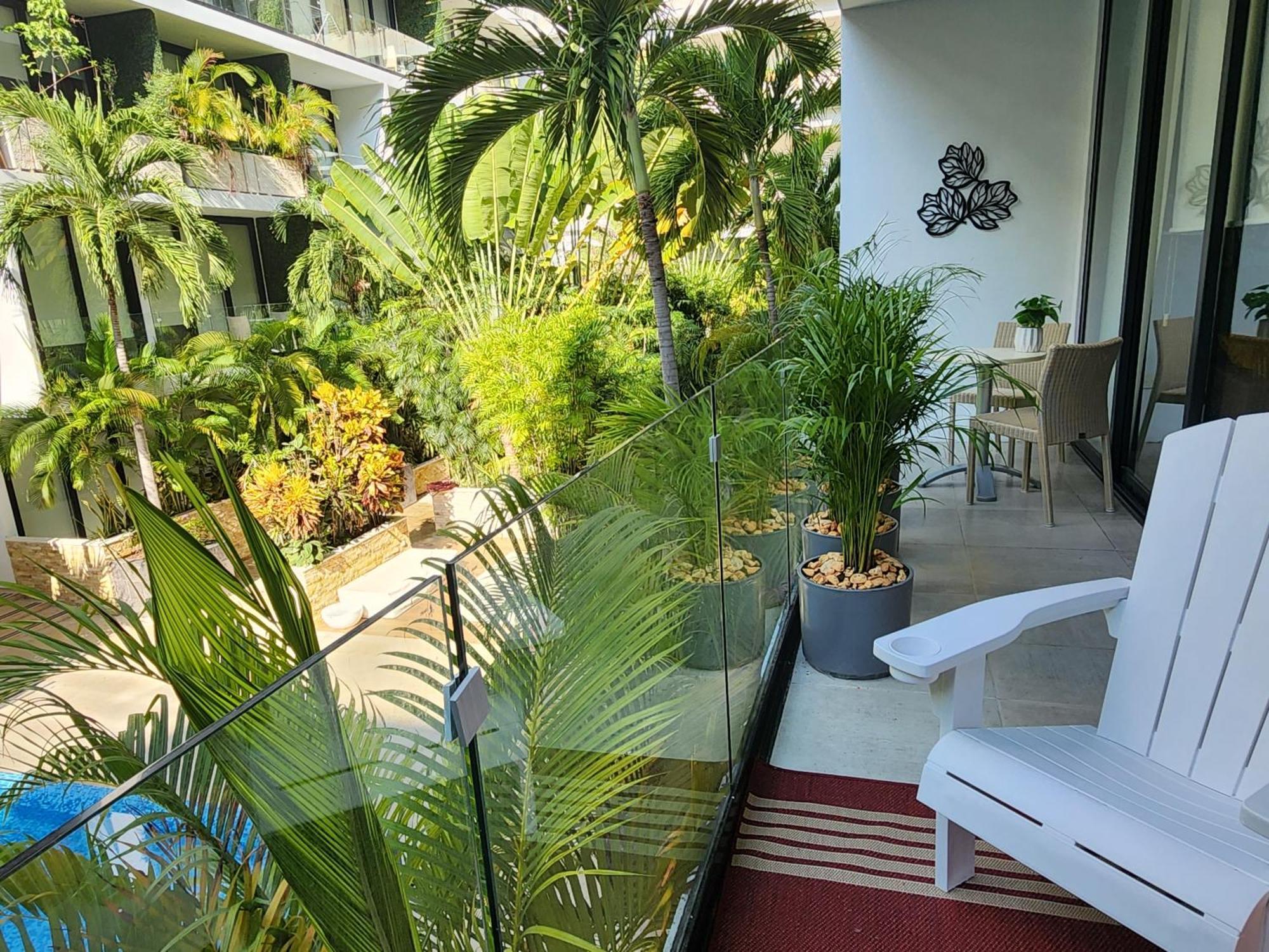 Stunning 1 Bdrm Gym-pool 10 Min To The Beach & Quinta Av Apartment *