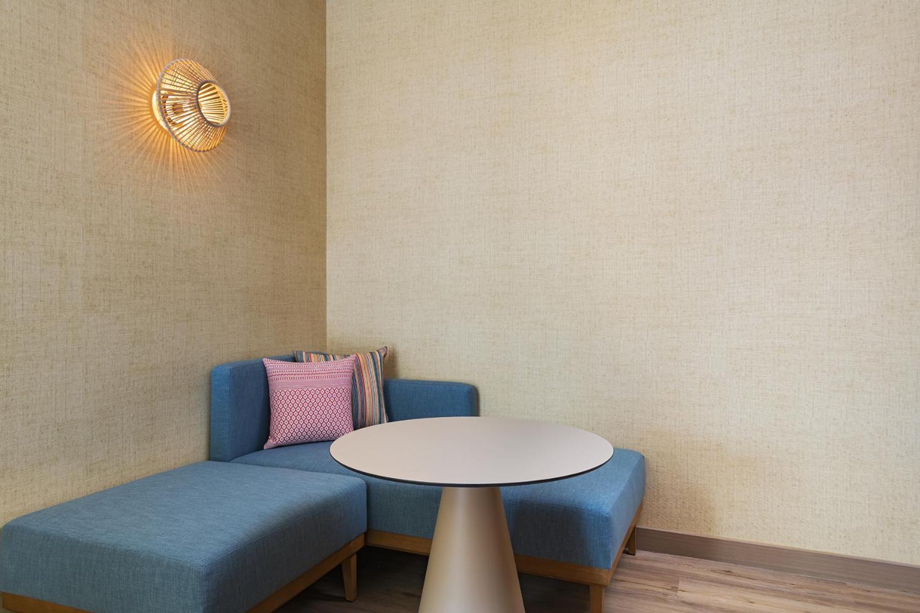 Khách sạn Aloft Playa del Carmen