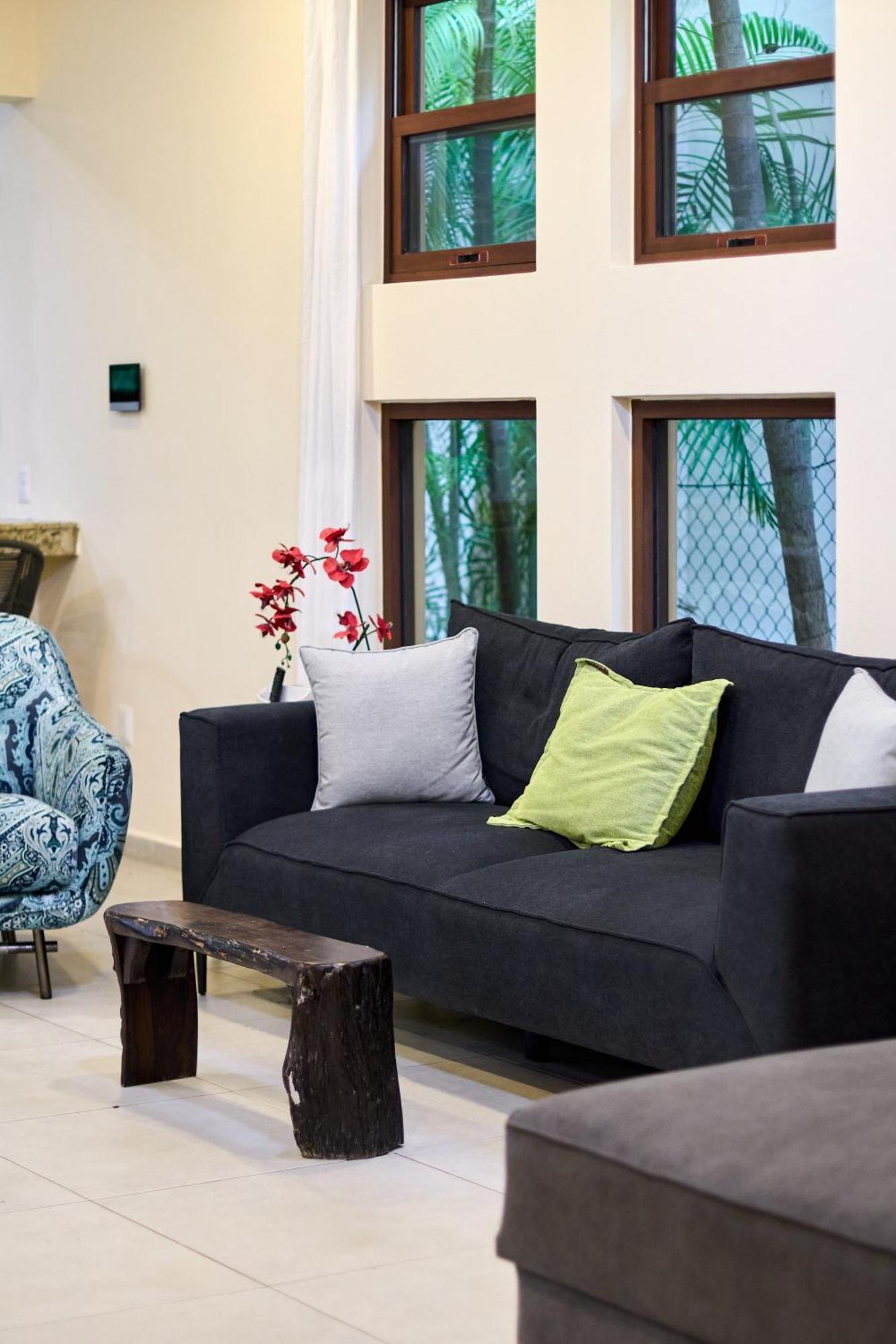 Spacious And Stylish Vacation For 8 With Private Pool And Large Terrace Holiday home *