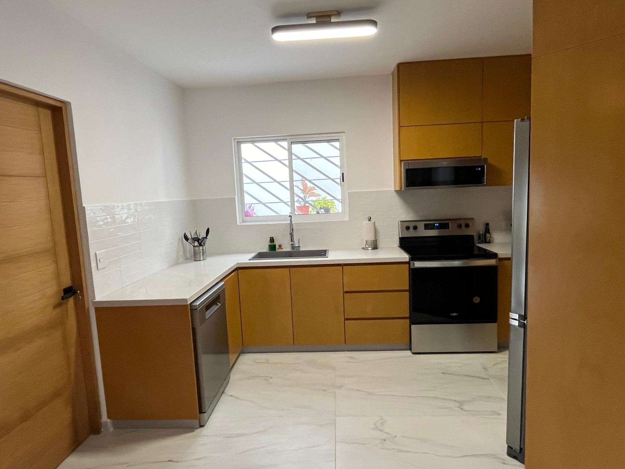 Espectacular Townhouse Renovado 3 Rec 3 Banos Apartment