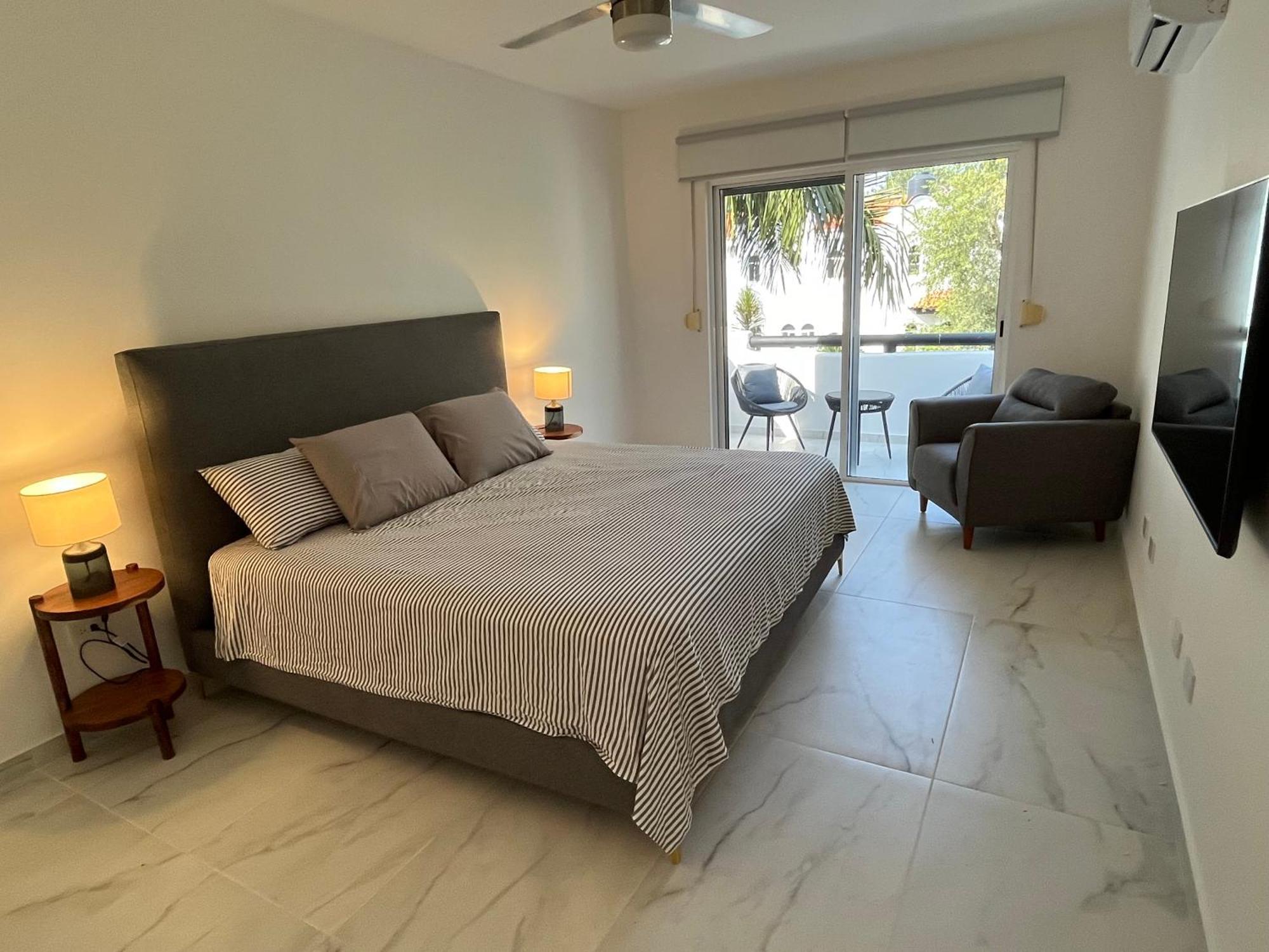 Espectacular Townhouse Renovado 3 Rec 3 Banos
