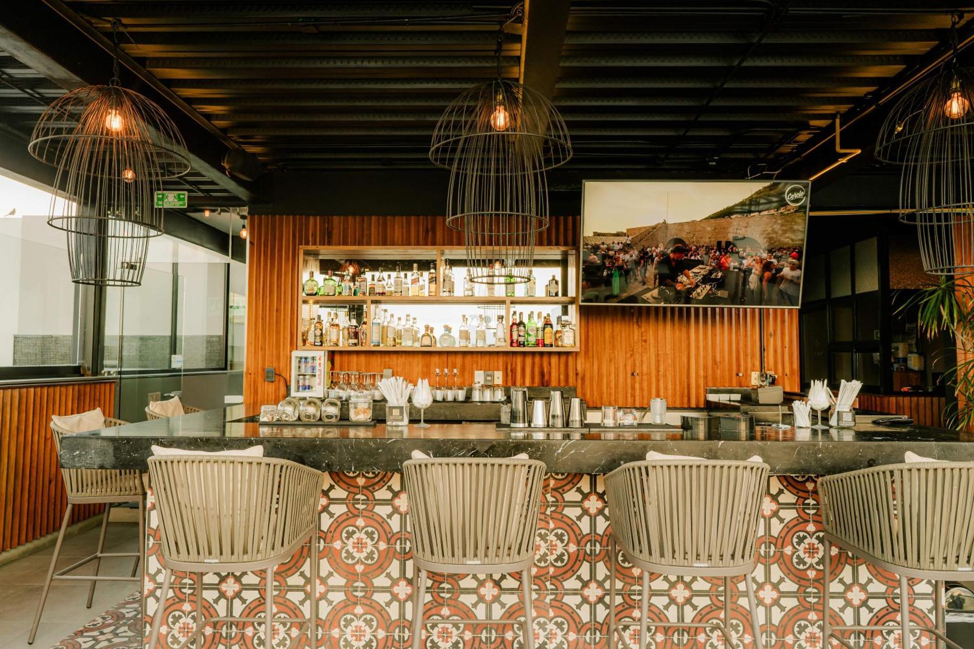 It Boutique & Restaurant