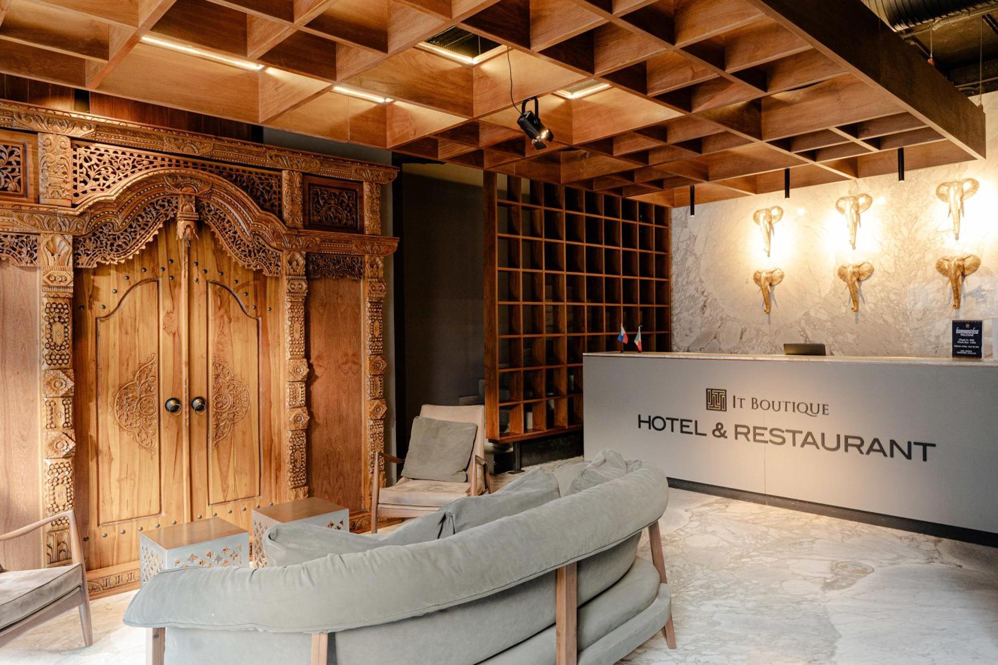 It Boutique & Restaurant