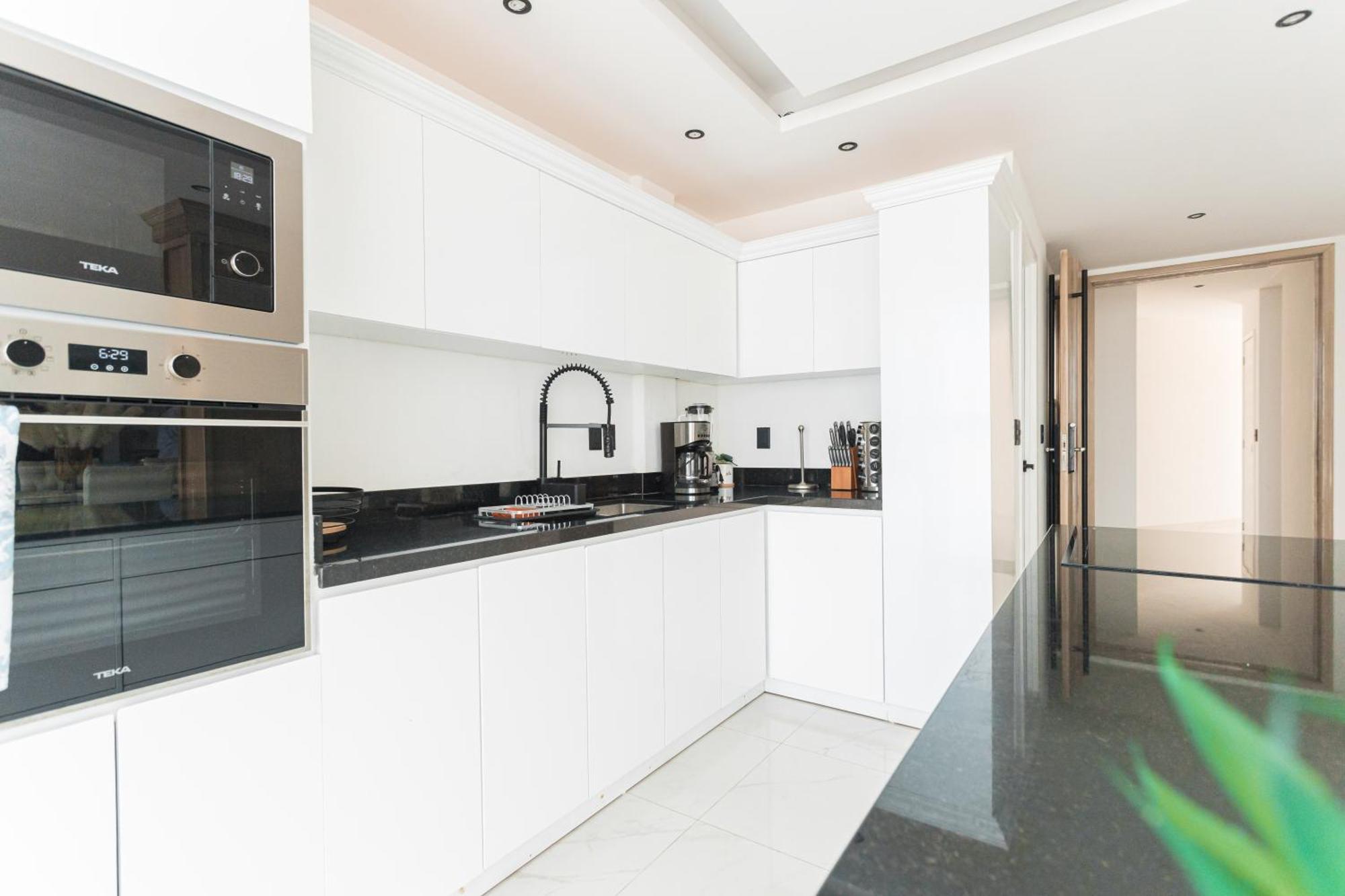 Stunning Ph 4bd W/rooftop Jacuzzi 5th Av *