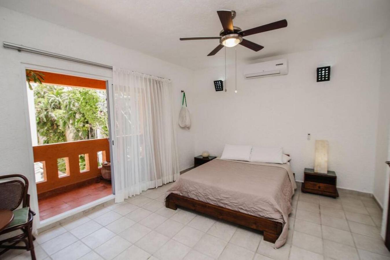 Apartment 1br With Balcony And Terrace, 1 Block From 5th Av *