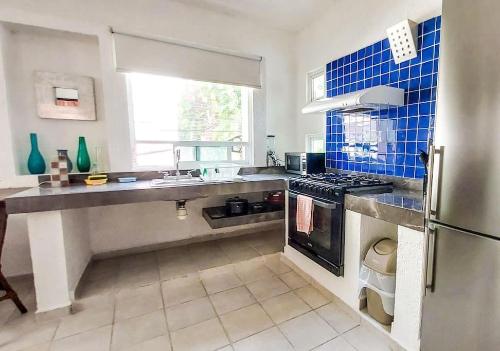 1br With Balcony And Terrace, 1 Block From 5th Av Apartment *
