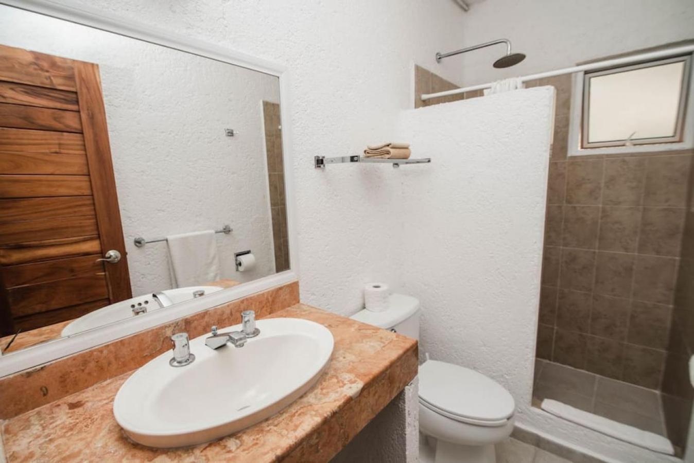 1br With Balcony And Terrace, 1 Block From 5th Av Playa del Carmen