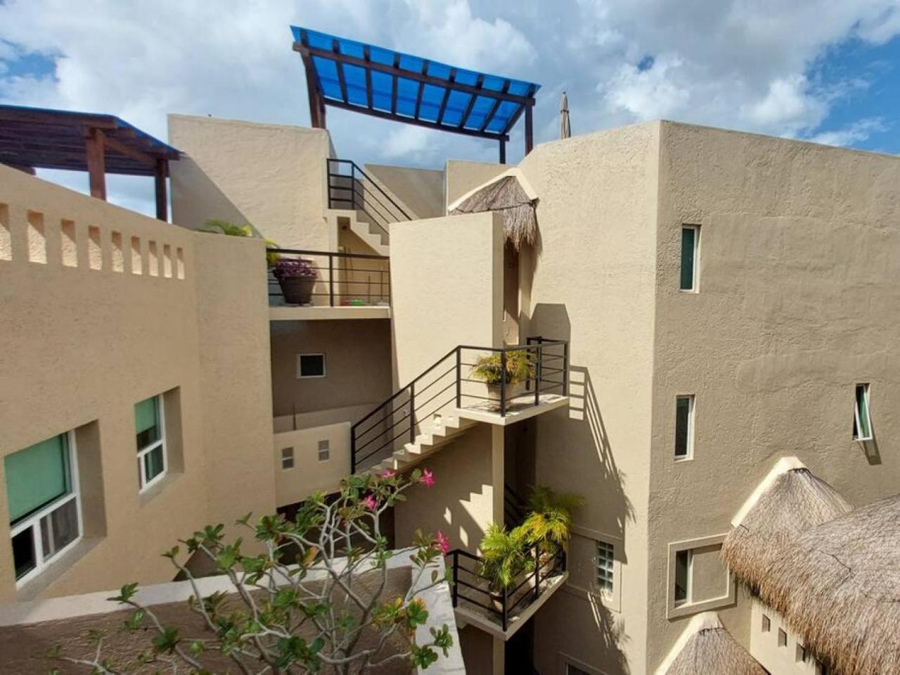 Apartment 1br With Balcony And Terrace, 1 Block From 5th Av