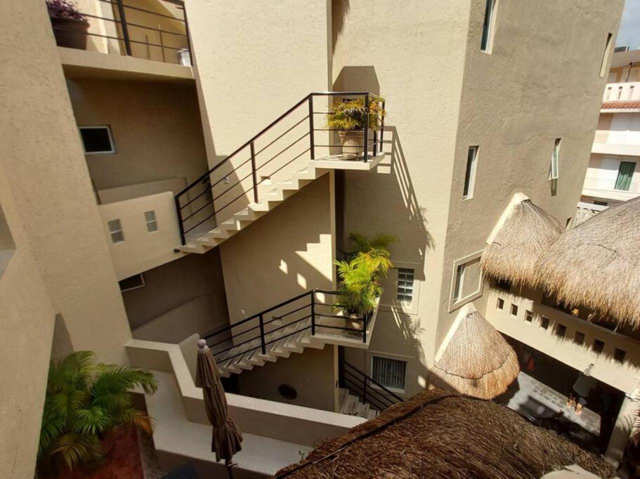 1br With Balcony And Terrace, 1 Block From 5th Av *