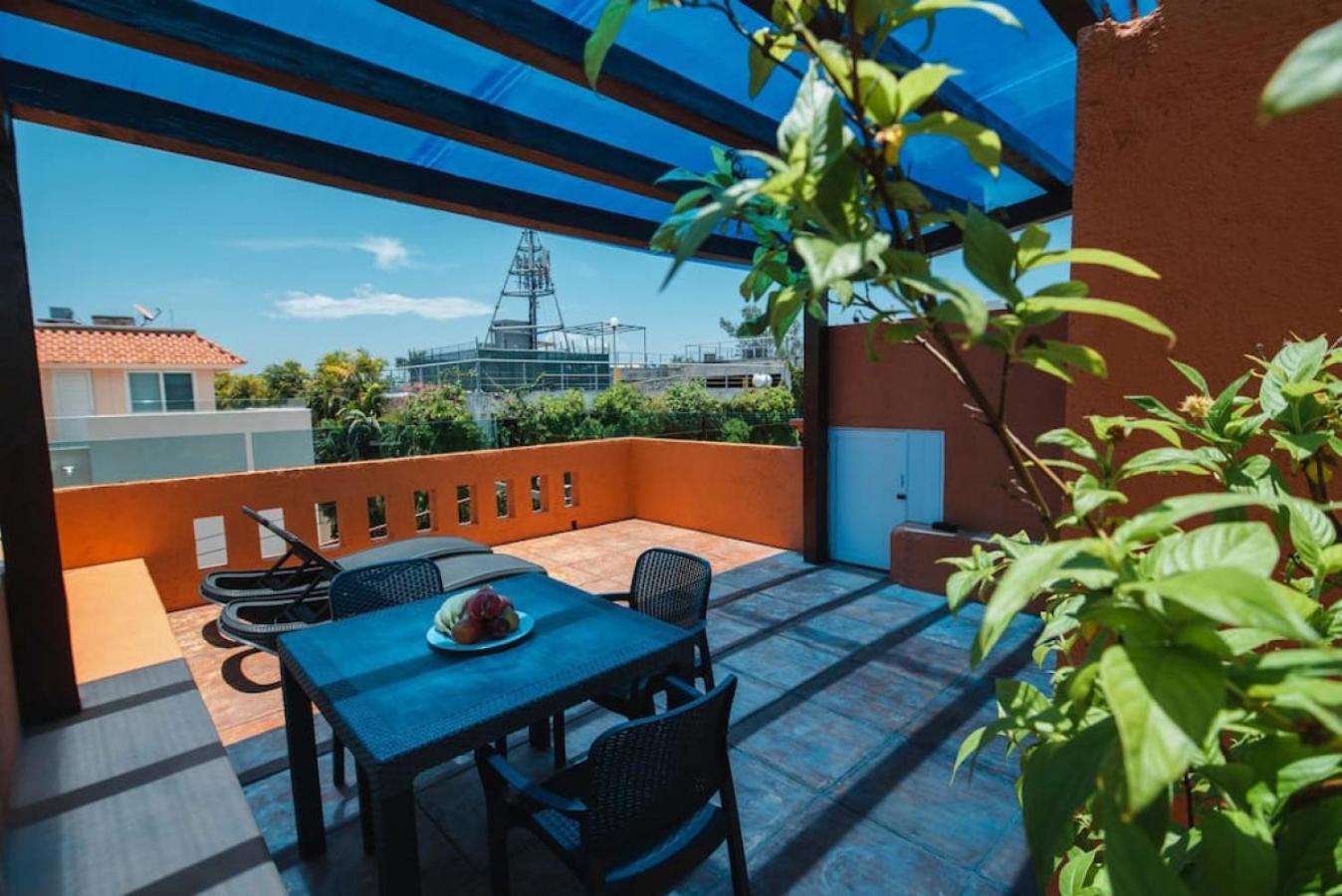 Apartment 1br With Balcony And Terrace, 1 Block From 5th Av
