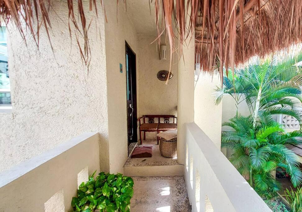 Apartment 1br With Balcony And Terrace, 1 Block From 5th Av *