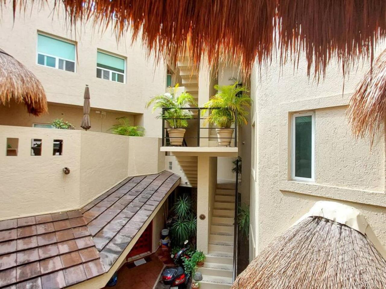 Apartment 1br With Balcony And Terrace, 1 Block From 5th Av Playa del Carmen