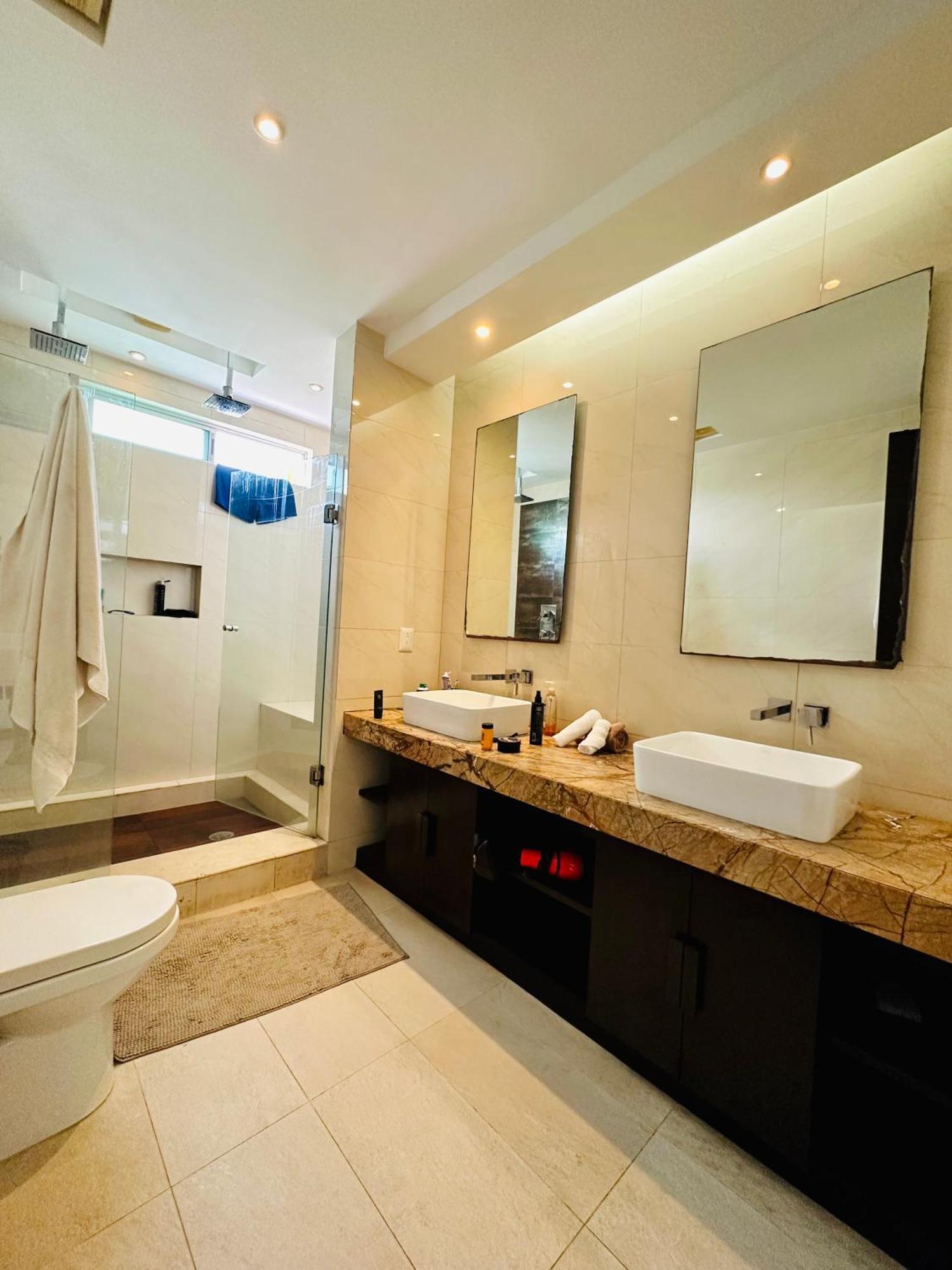 Căn hộ Oasis 12 *