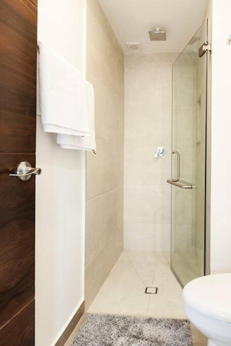 Beachside Haven Modern 2br Condo, With Rooftop Pool Playa del Carmen