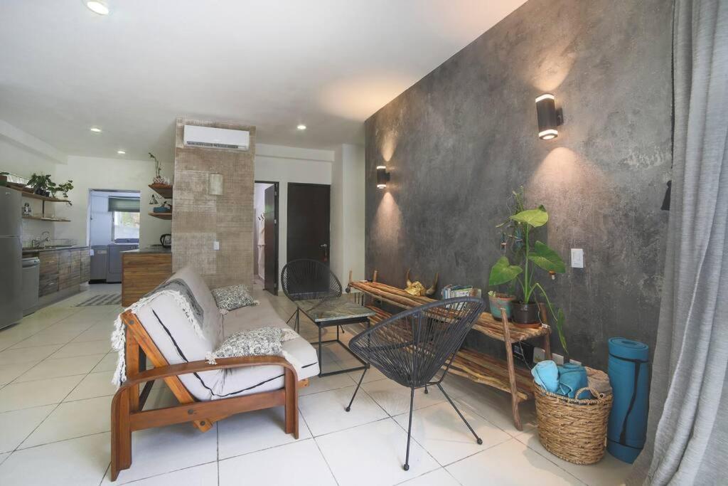 Apartamento Lovely 2 Bdrm In Gated Community & Pool View Playa del Carmen