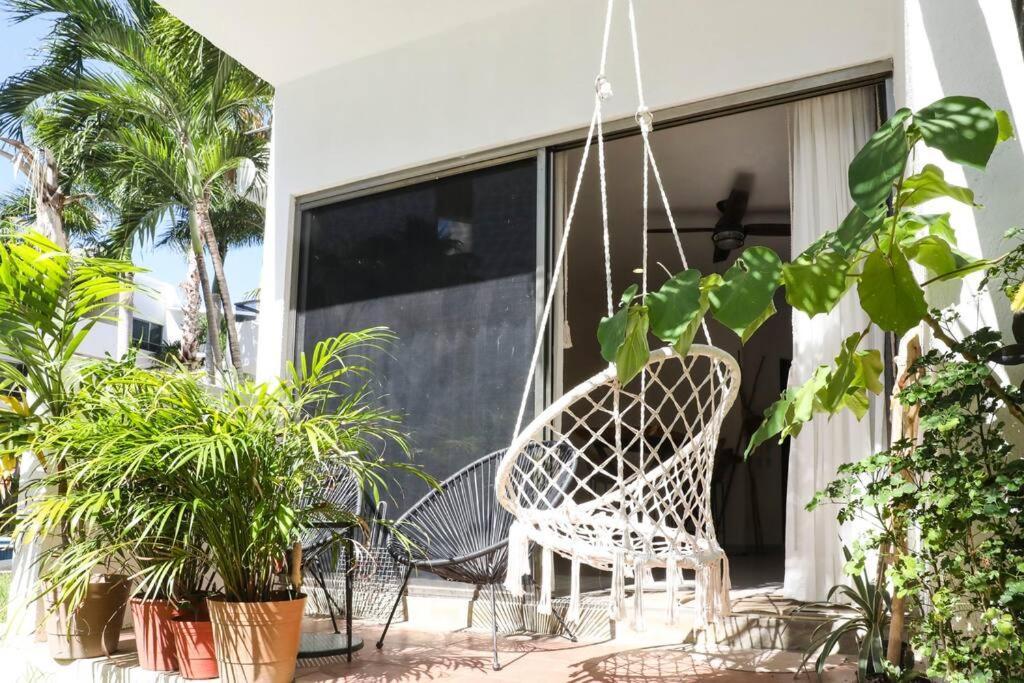 Lovely 2 Bdrm In Gated Community & Pool View Playa del Carmen