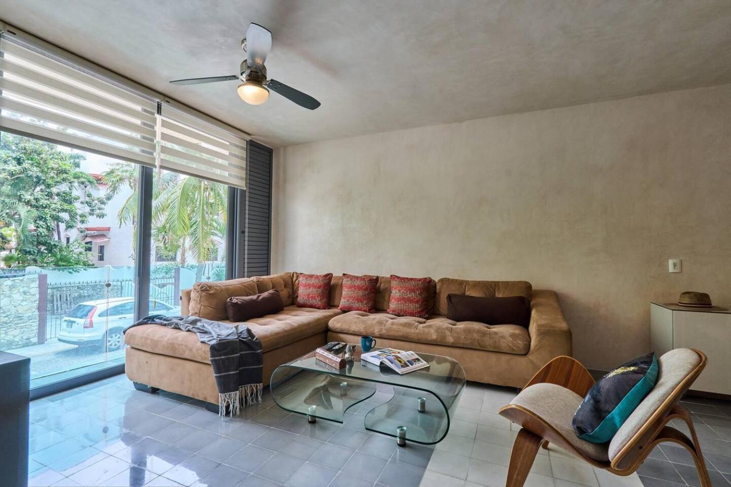 Căn hộ Downtown 4br At 200m 2 Apts In One