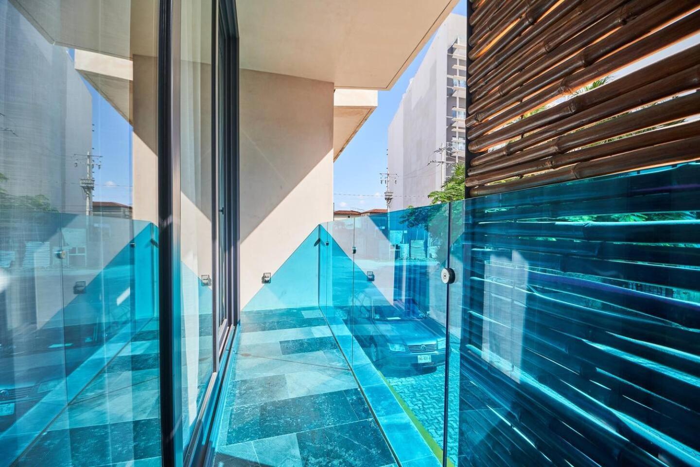 Downtown 4br At 200m 2 Apts In One Căn hộ