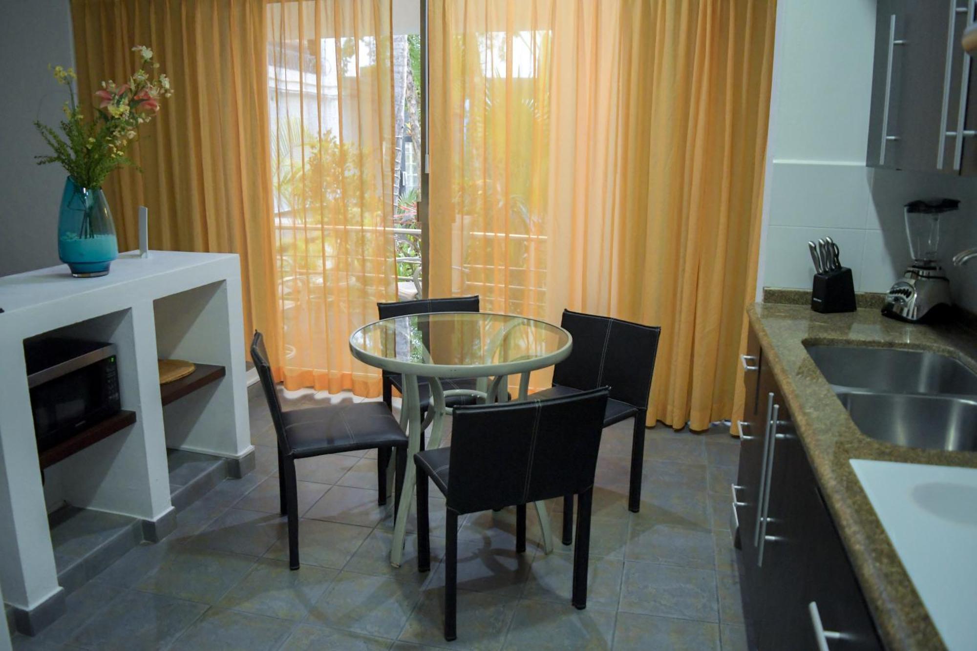 Almarea Vacation Khách sạn 3*
