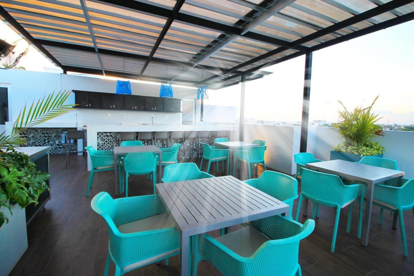 Apartment Downtown Stylish 2br With Large Terrace Pool Gym And Bar *
