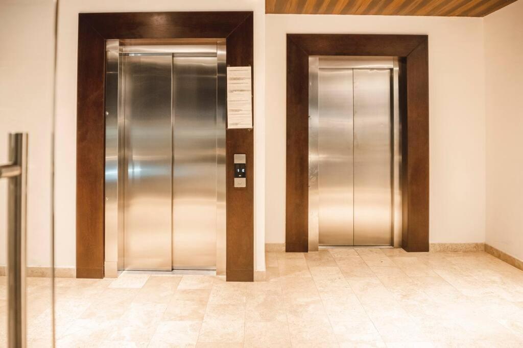 Chic 2br In Exclusive Building Apartment