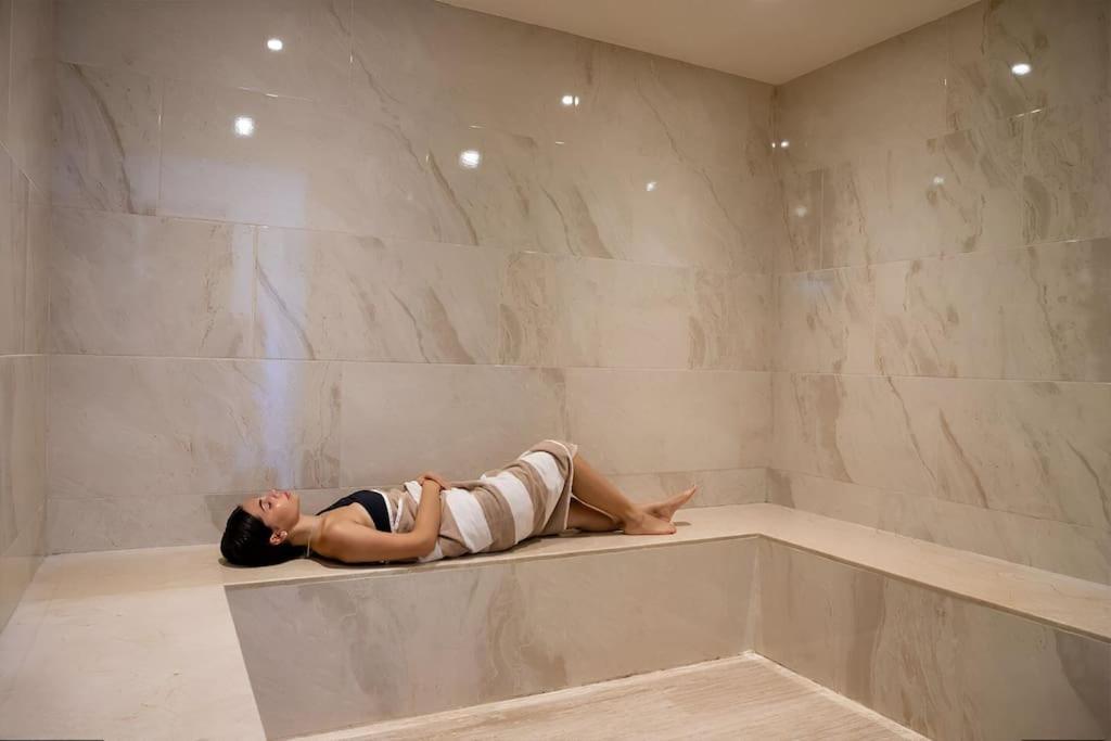 2 Rooms, Pools, Tennis, Spa, Gym, Petpark, Jacuzzi Apartamento