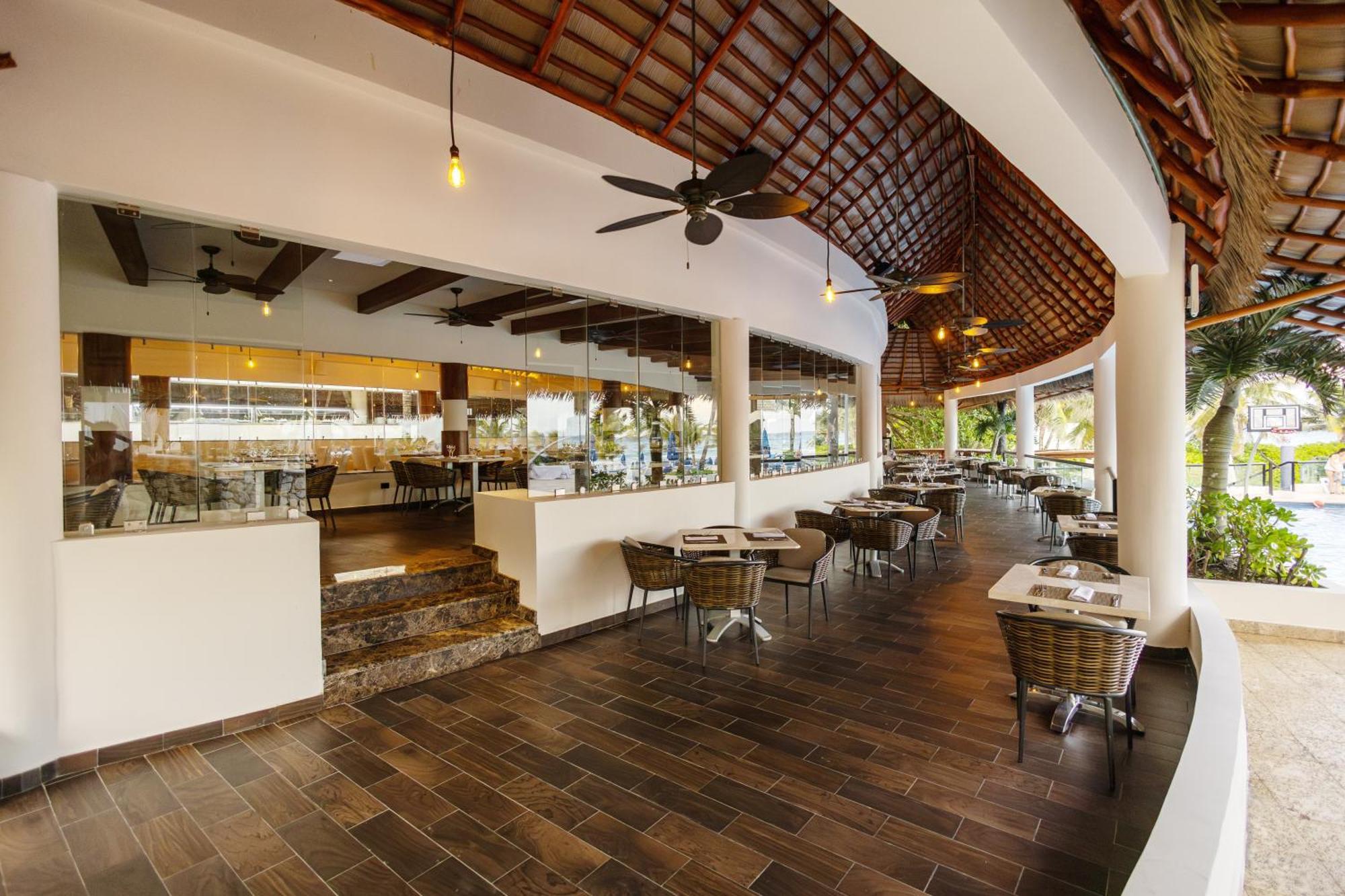 The Reef Playacar & Khu nghỉ mát 4*