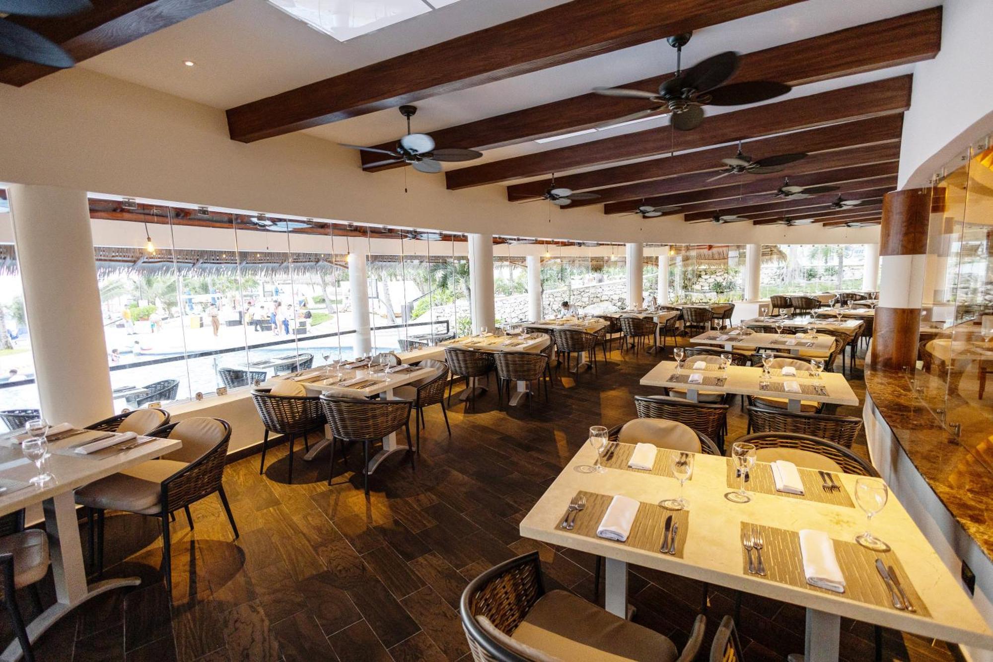 Khu nghỉ mát The Reef Playacar & 4*