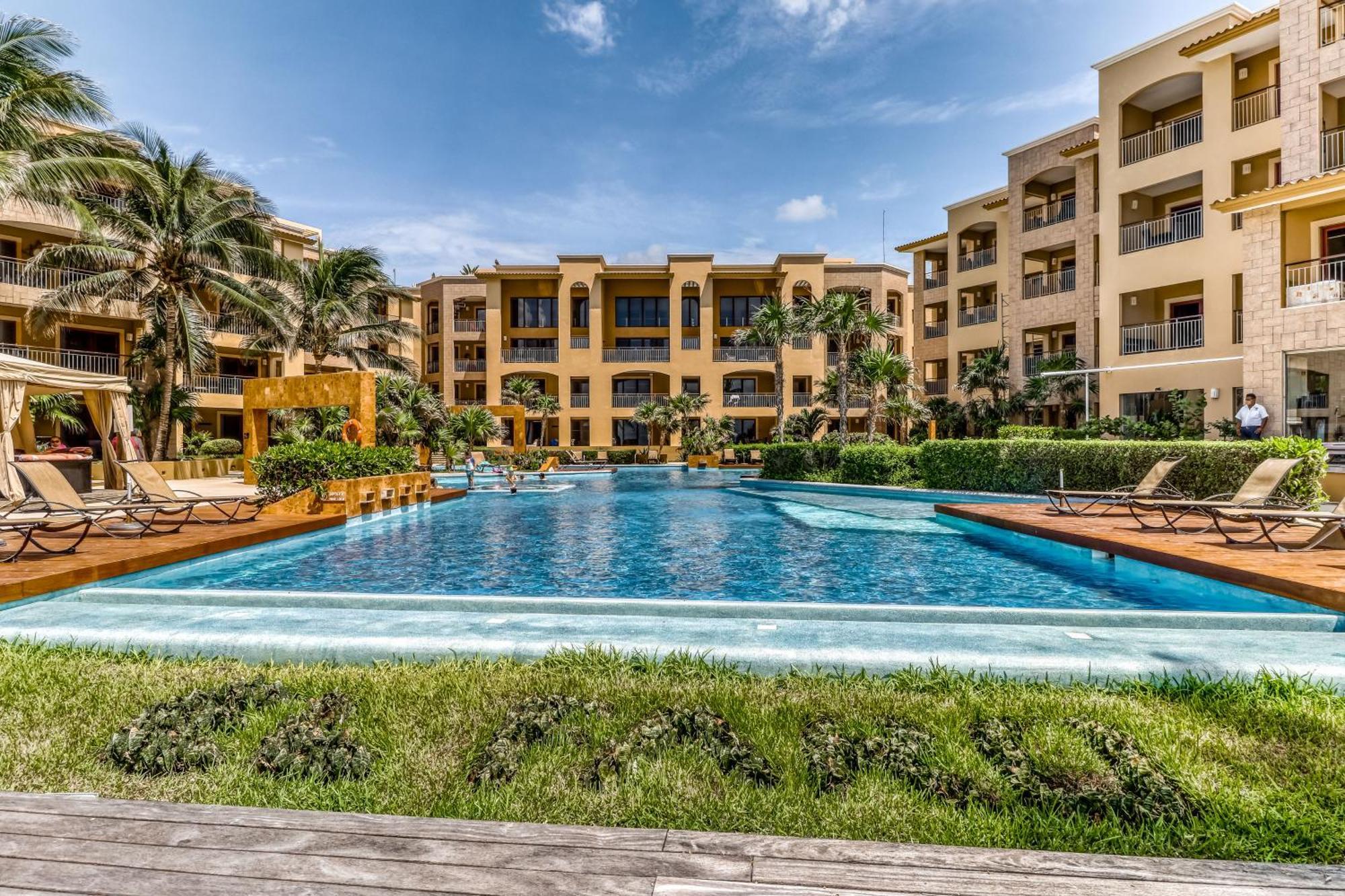 Residences El Faro, Surf 201
