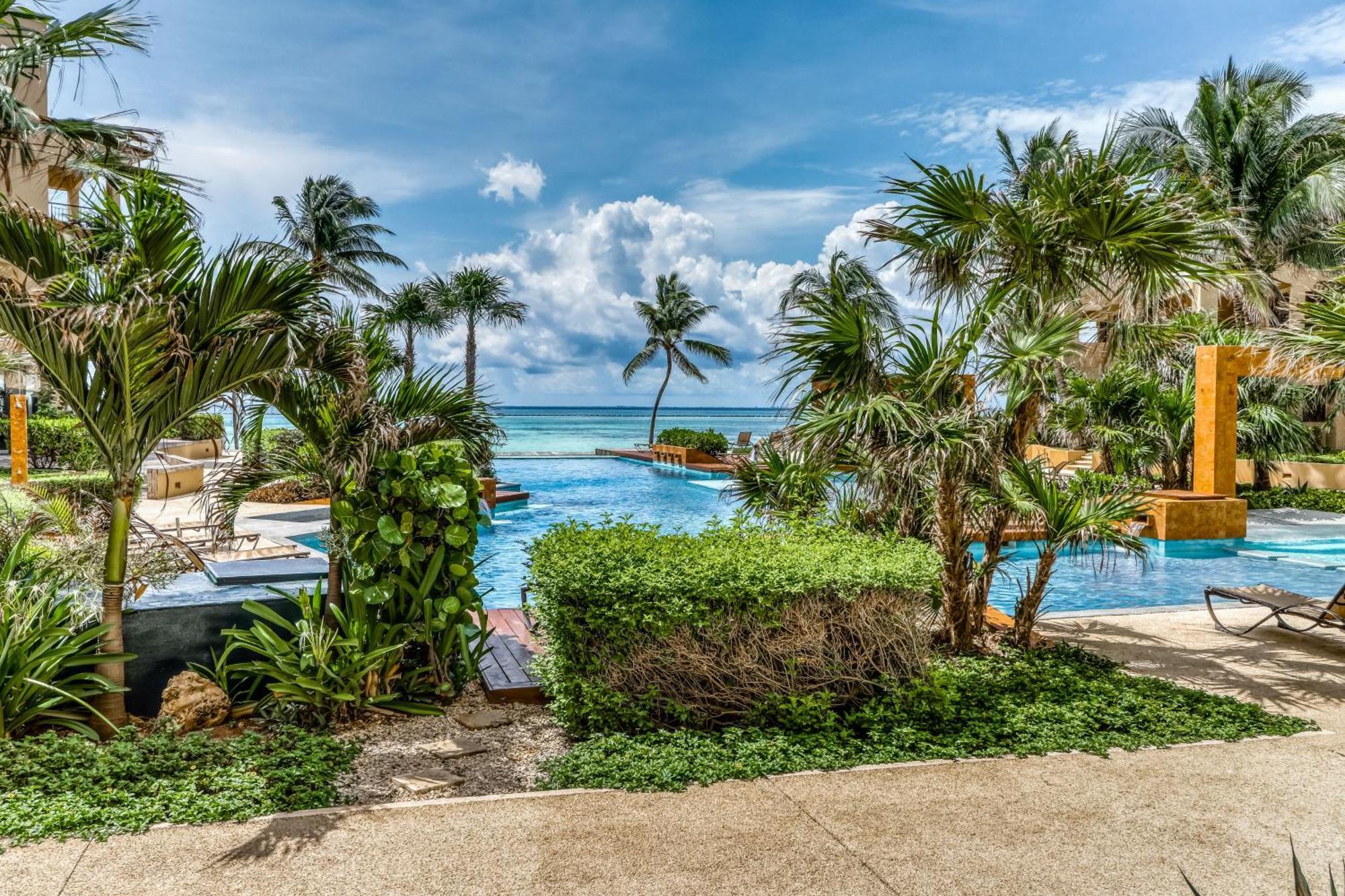 Residences El Faro, Surf 201 Căn hộ Playa del Carmen