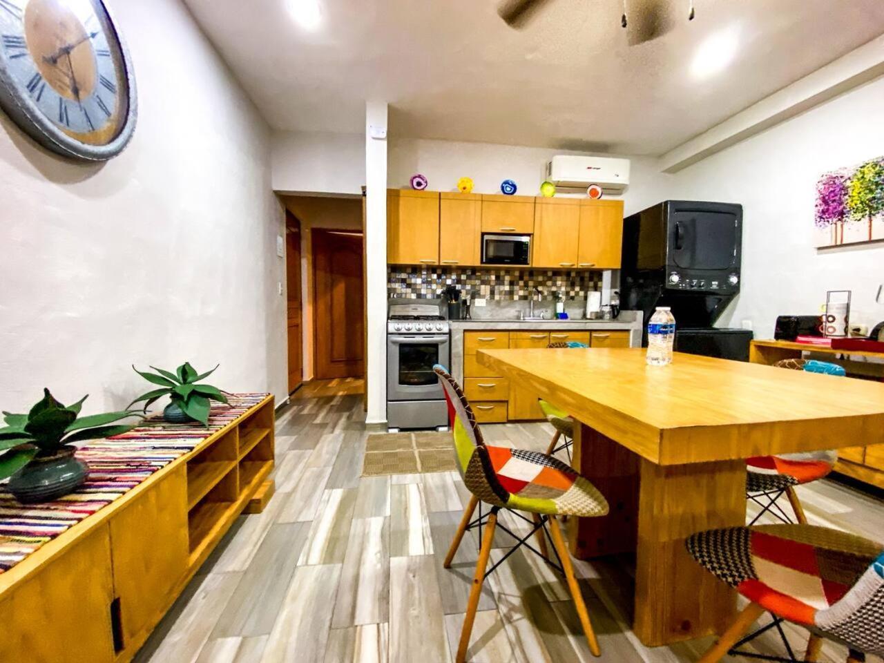 Downtown Hacienda Style 1br With Pool Steps To Apartamento *