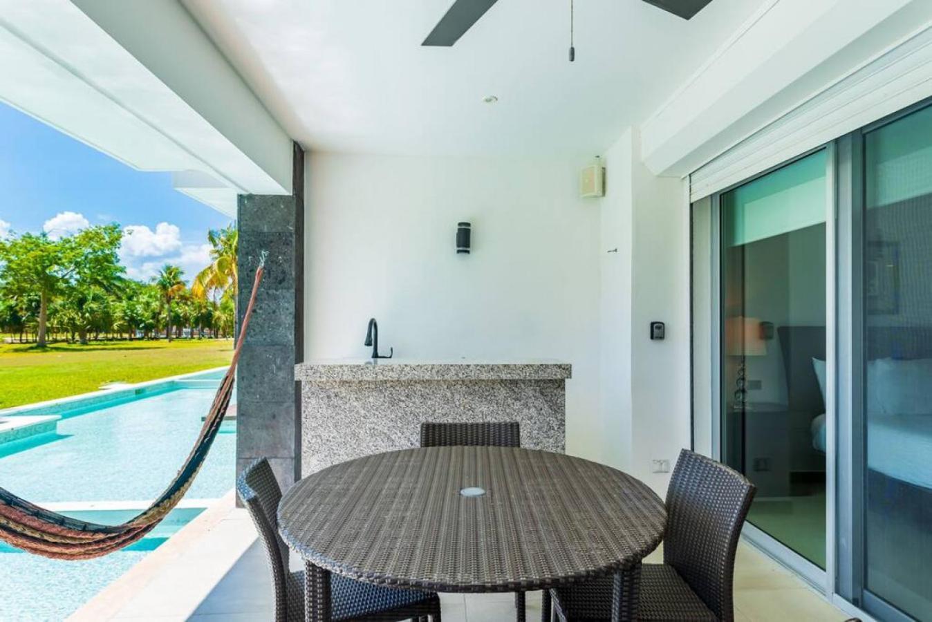 3br With Private Pool And Amenities *