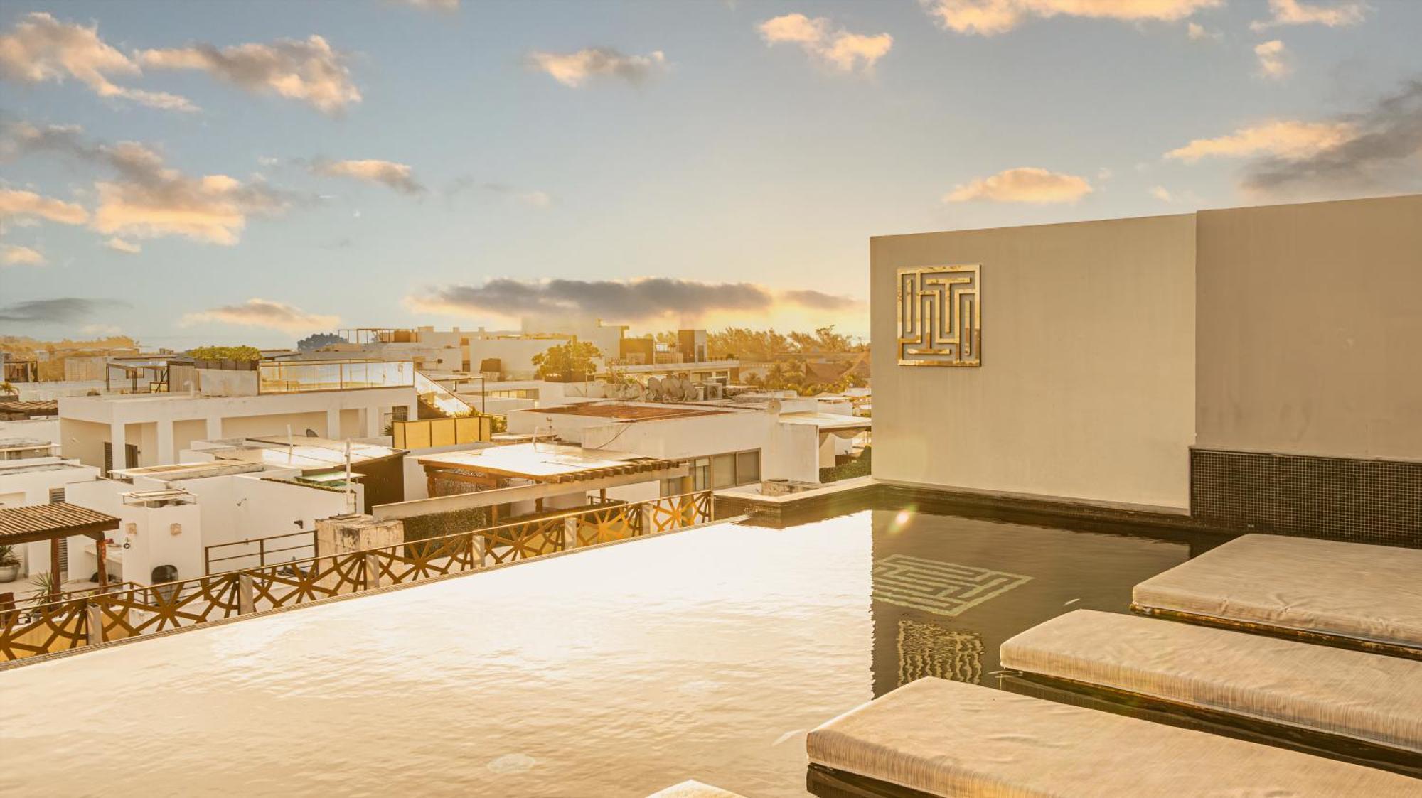 It Boutique & Restaurant Hotel 5*