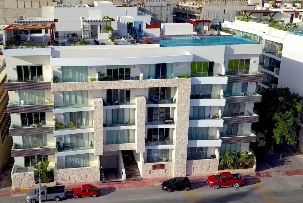 Apartment Beautiful Roof Pool & Gym With Ocean Views!