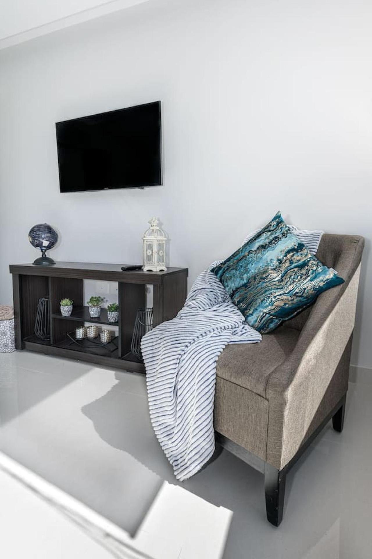 Chhavi Luxury 1 Bdrm Great Ocean View From Roof