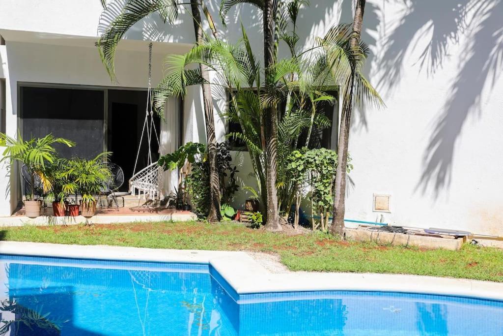 Lovely 2 Bdrm In Gated Community & Pool View